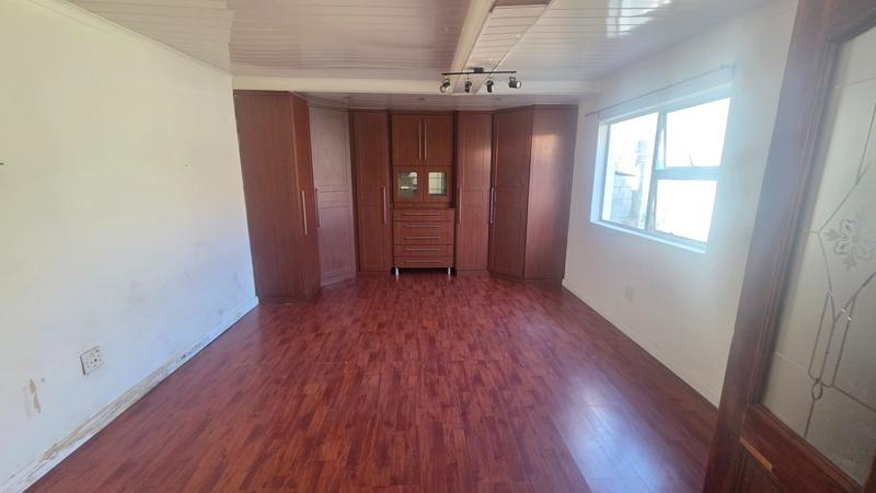 5 Bedroom Property for Sale in Kensington Western Cape